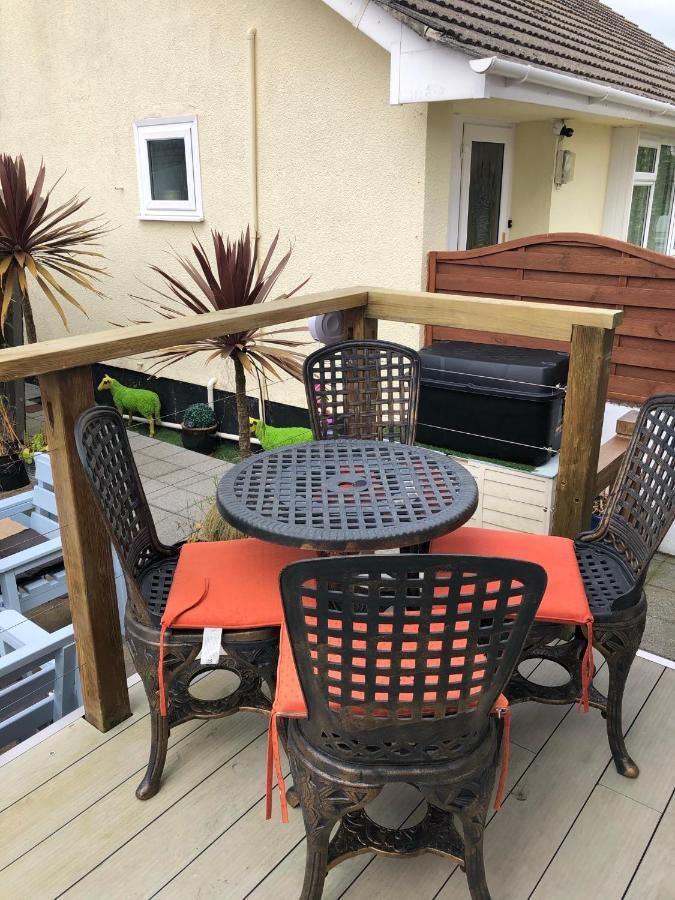 Six By The Sea - 2 Bed House - A Little Something For Everyone Saint Columb Minor Exterior foto